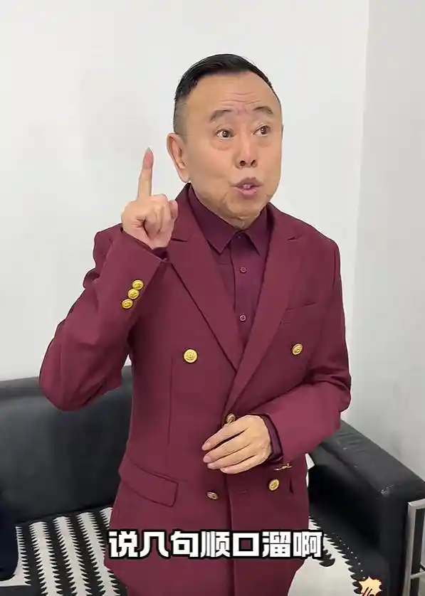 68岁潘长江中秋陪父母!白发孝子暖心画面引热议