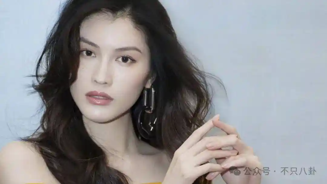 隐婚生子?这对情侣选择用宝宝官宣爱情