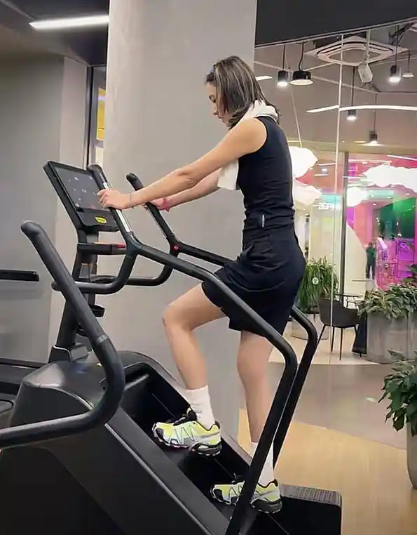 海哈金喜首露面引热议,无心一句话引爆网络舆情