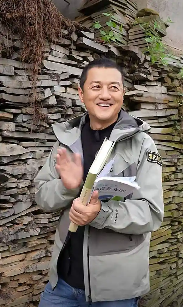 海哈金喜首露面引热议,无心一句话引爆网络舆情