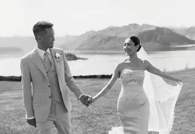 TVB女神胡定欣突现孕肚?闪婚男友不足一年,甜蜜背后藏惊人喜讯!