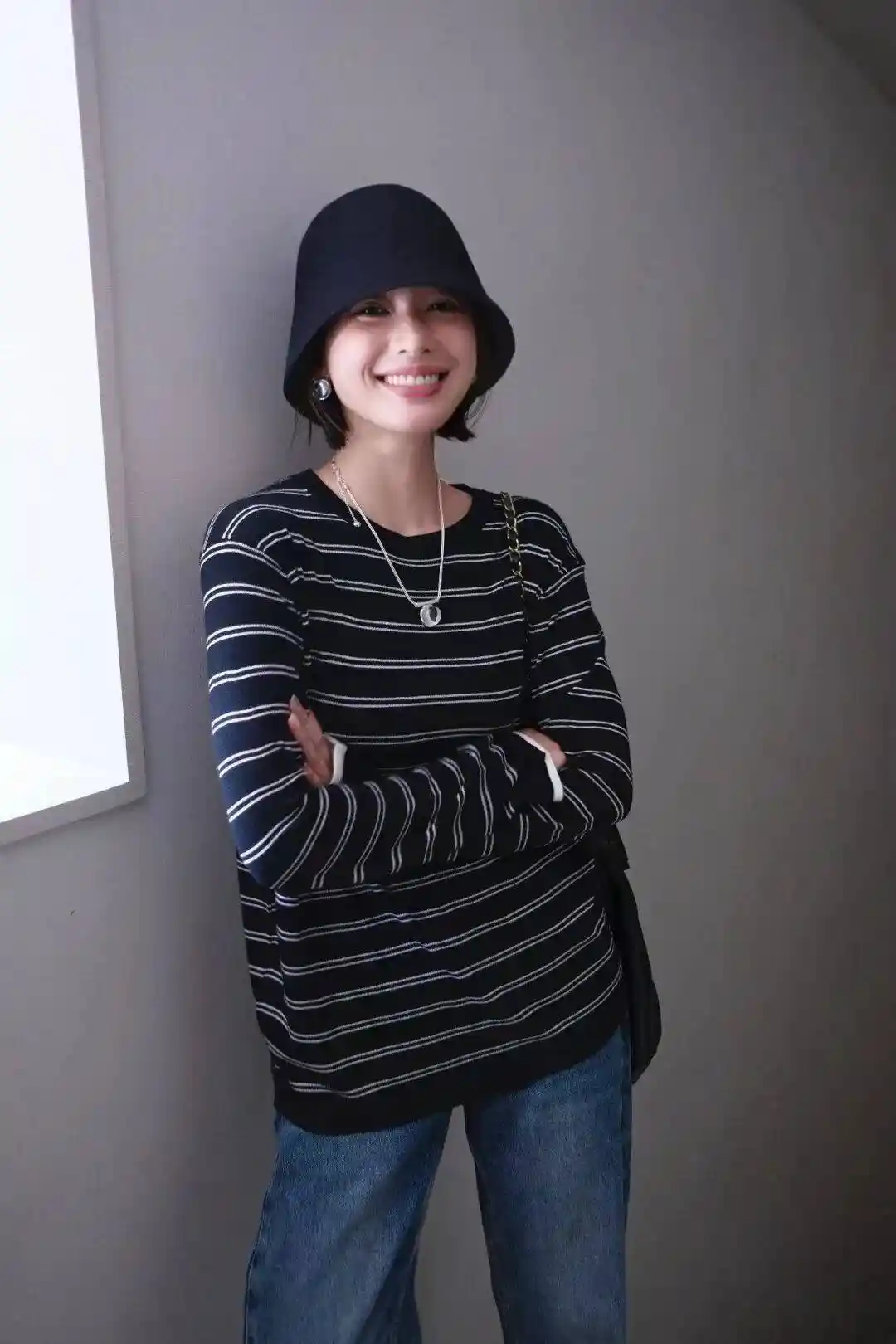 绝了!这件混纺条纹上衣火出圈,桑蚕丝羊毛质感惊艳全网