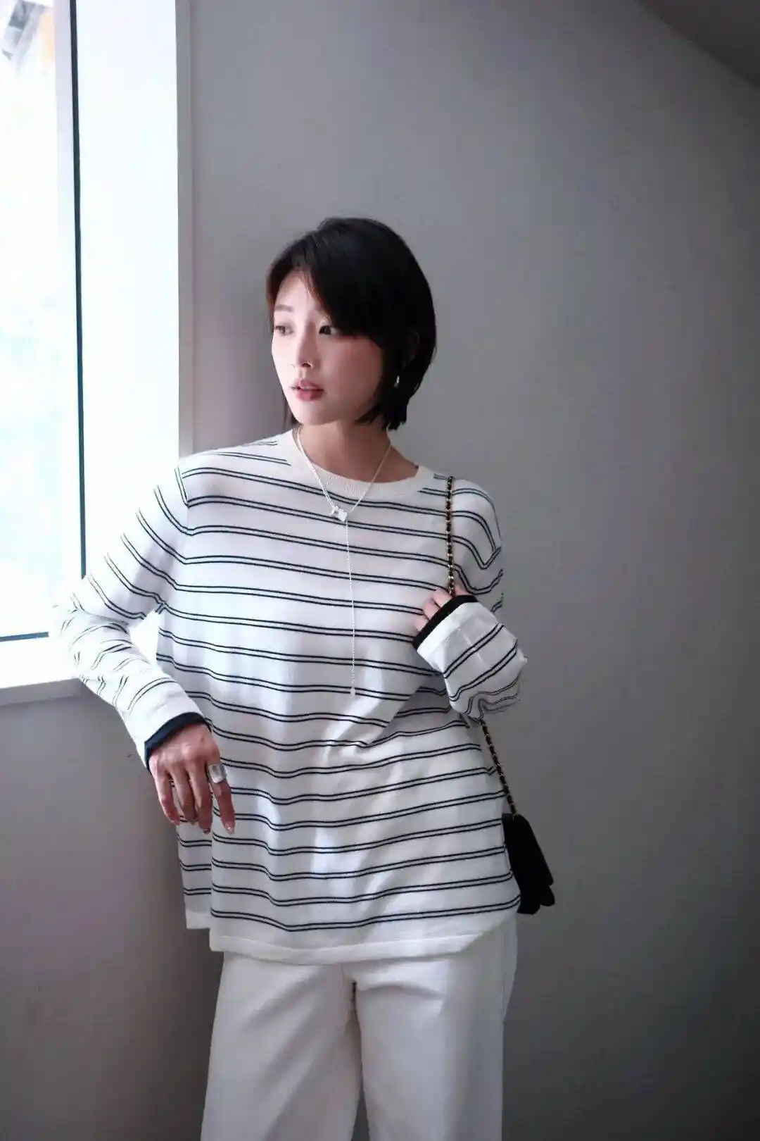 绝了!这件混纺条纹上衣火出圈,桑蚕丝羊毛质感惊艳全网