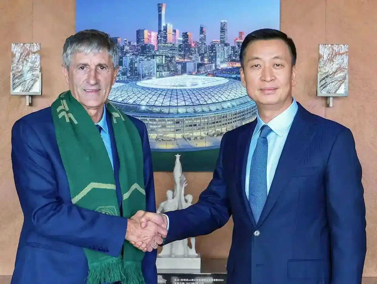 董路炮轰足协五年禁用本土教练!塞蒂恩上任背后惊现装C疑云