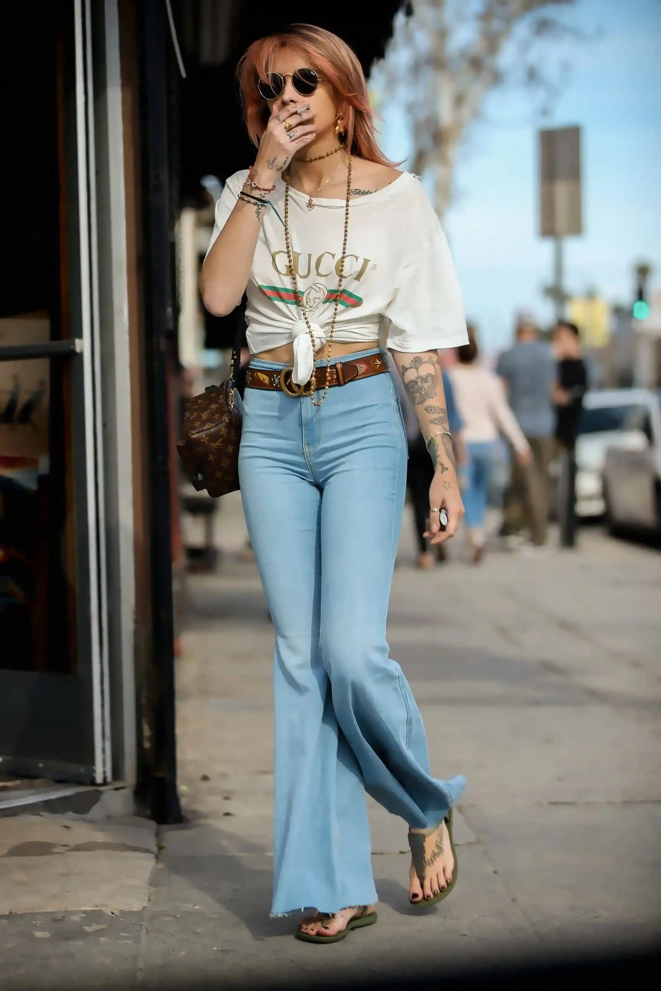 迈克尔·杰克逊女儿穿搭惊呆网友,叛逆风潮席卷时尚圈