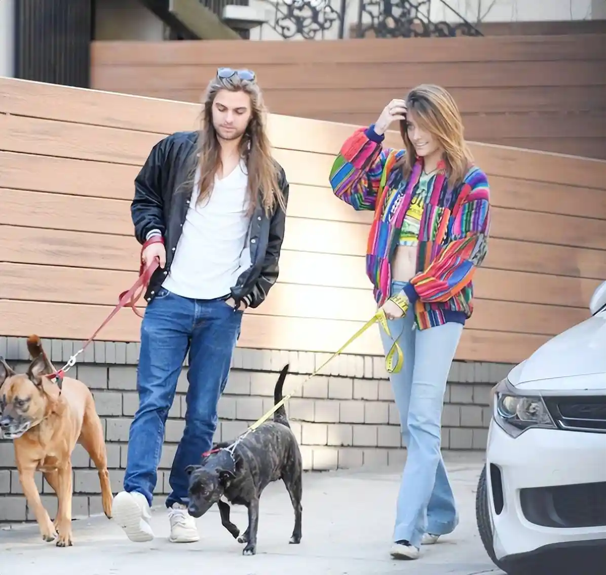 迈克尔·杰克逊女儿穿搭惊呆网友,叛逆风潮席卷时尚圈