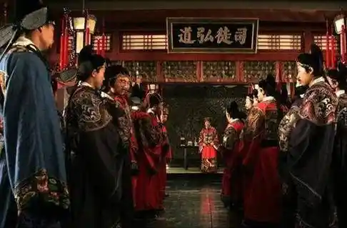 朱元璋惊问:为何临刑大笑?一语定生死,少年竟被封官