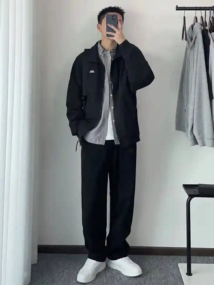 阔腿裤退场？这条裤子成秋冬时髦焦点！