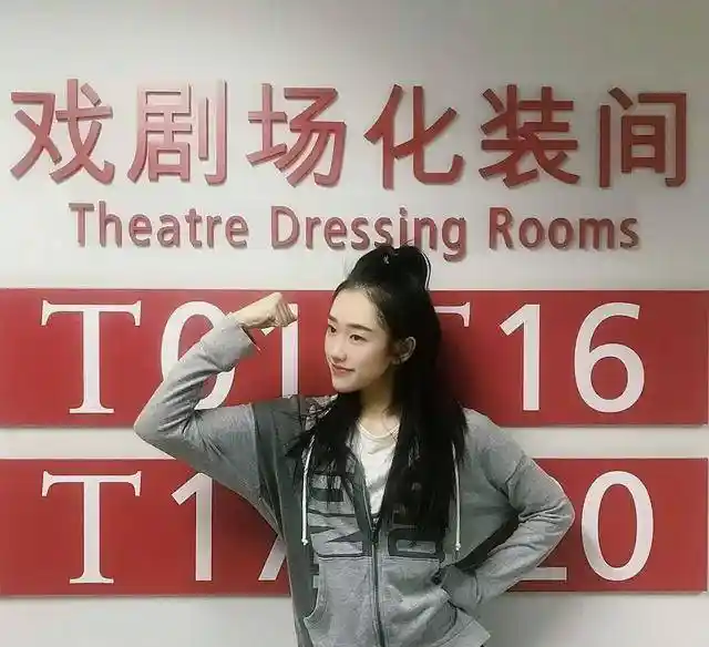 爆！TVB新星曾文心喜提台庆头奖，竟与刘昊然同门学艺引热议