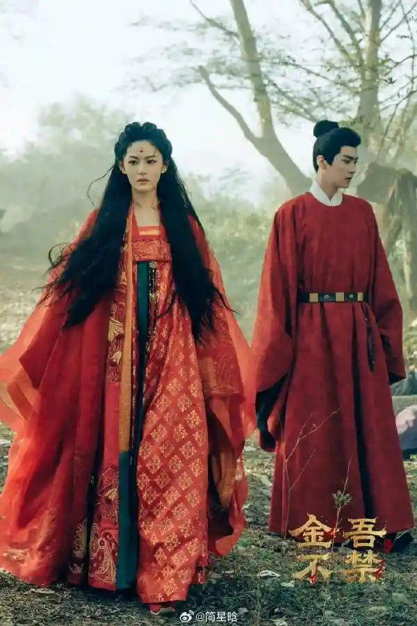 于正夸赵晴红气养人，网友却热议许凯前女友辨识度低