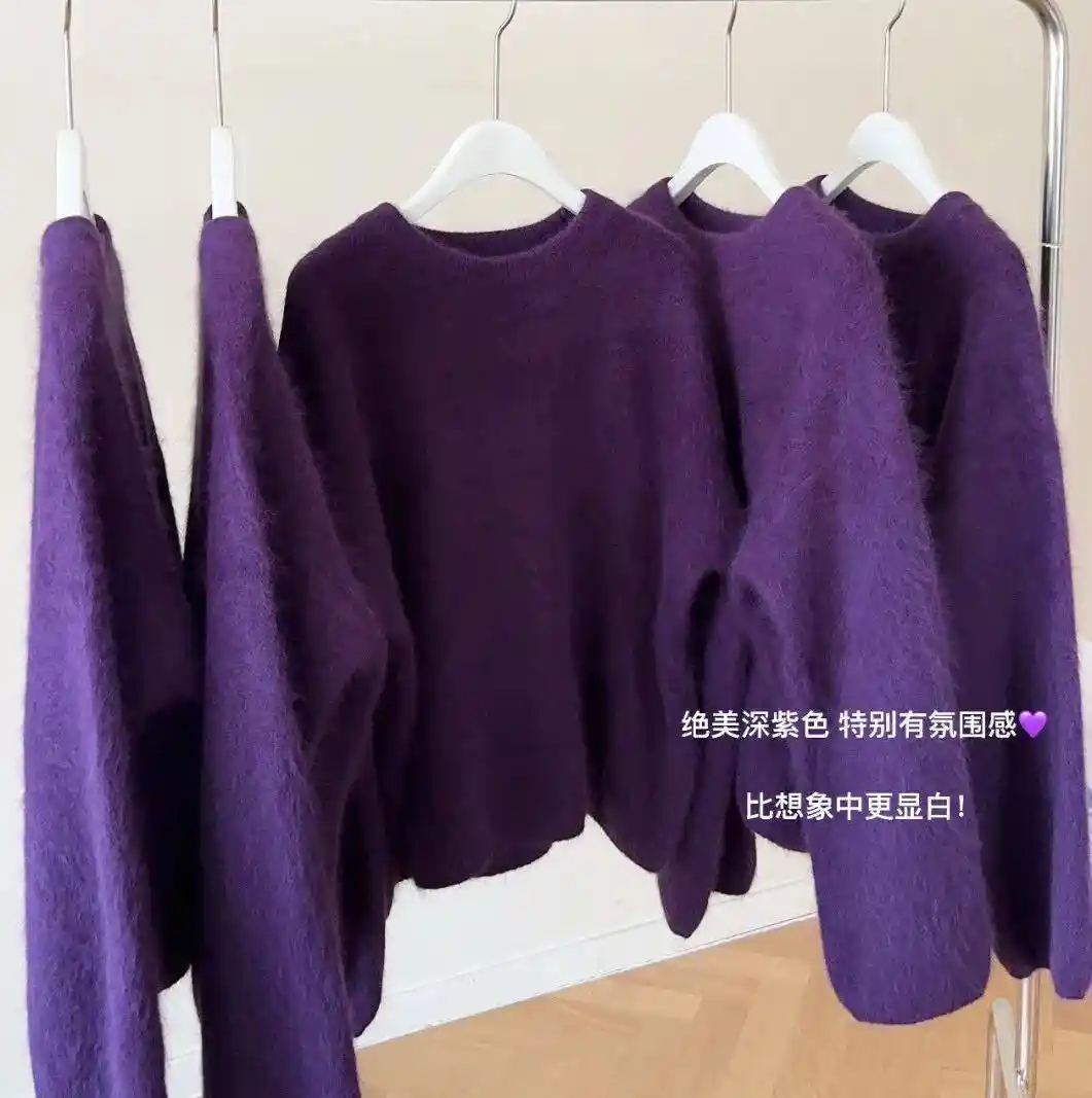 杨超越综艺路透惊艳全场！五套造型美到犯规，紫色穿搭成焦点