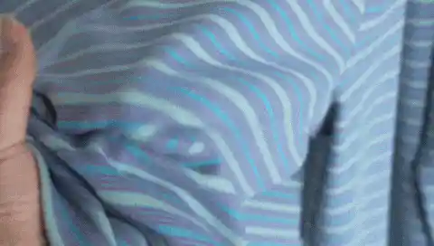 杨超越综艺路透惊艳全场！五套造型美到犯规，紫色穿搭成焦点