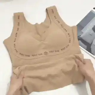 杨超越综艺路透惊艳全场！五套造型美到犯规，紫色穿搭成焦点