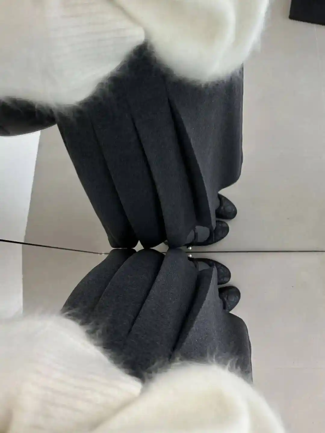 杨超越综艺路透惊艳全场！五套造型美到犯规，紫色穿搭成焦点