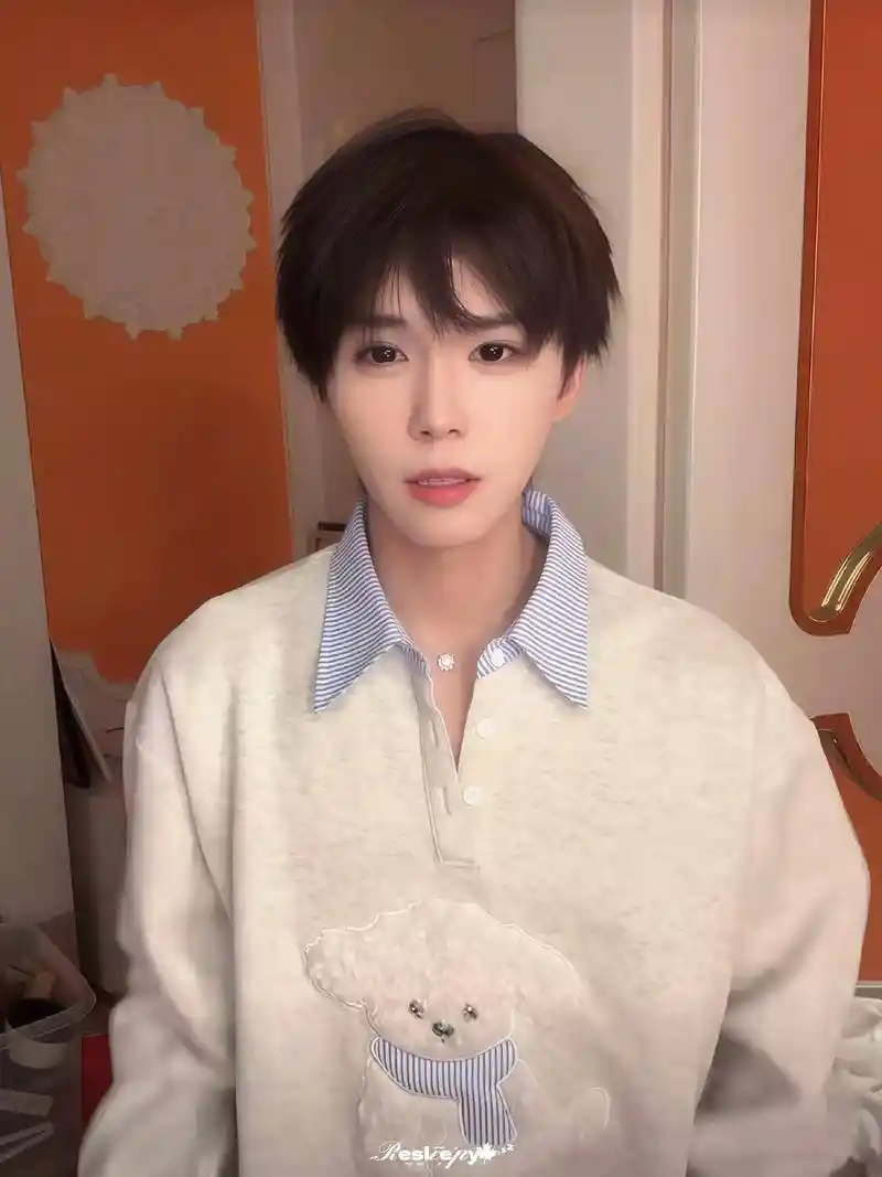 何秋亊演唱会爆雷后狂掉461万粉，自曝零分成内幕震惊全网