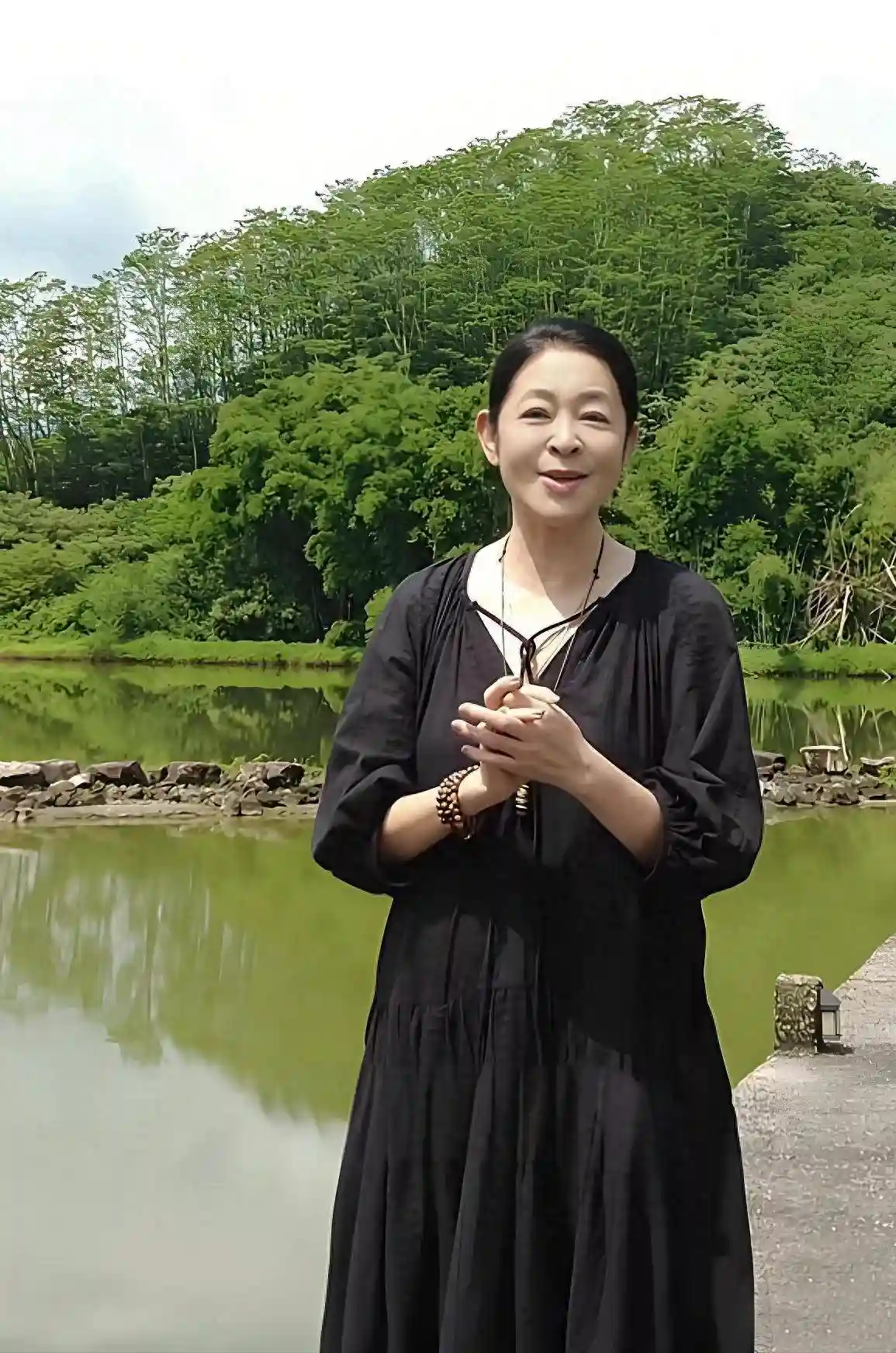 倪萍：父爱缺席，母仇刻骨，她一生未喊爸