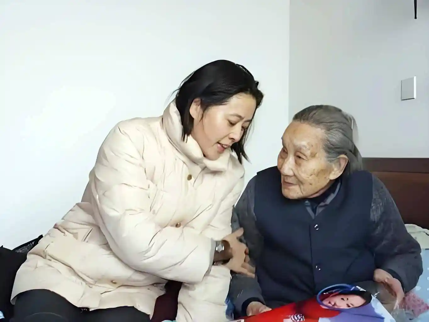 倪萍:父爱缺席,母仇刻骨,她一生未喊爸