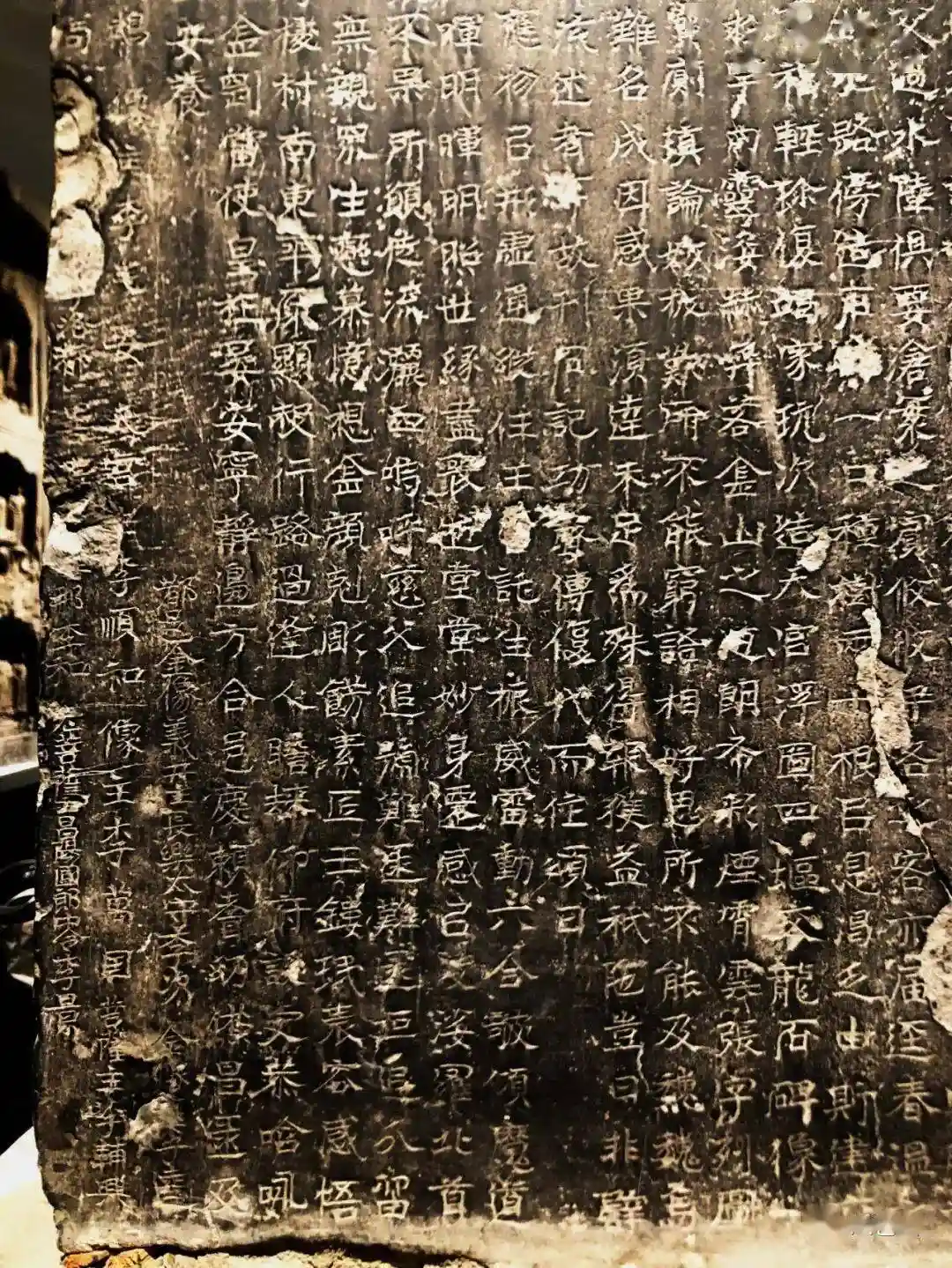 李氏合邑造像碑惊现东魏秘史，刘秀峰揭秘河南博物院金石之谜