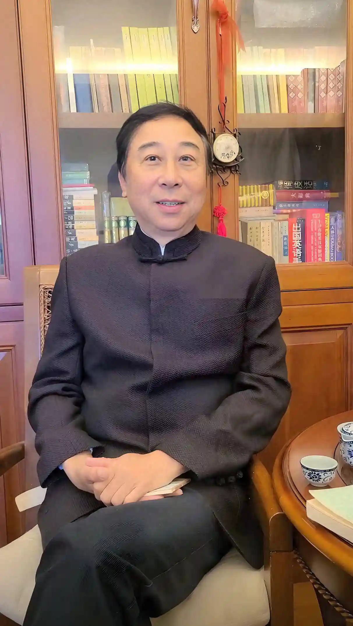 冯巩首晒父母合照：爱的传承是他人生的底色