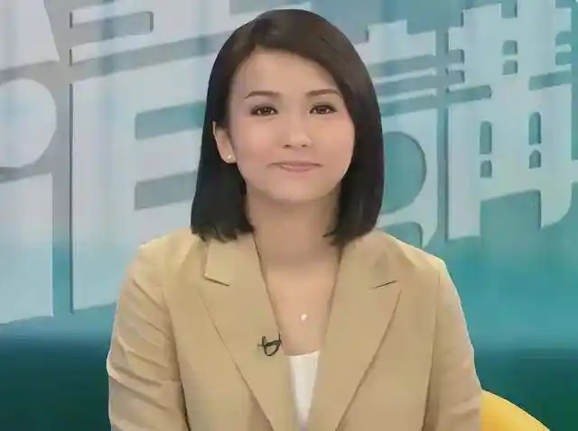 现实版新闻女王火场一线直播，专业表现引爆全网