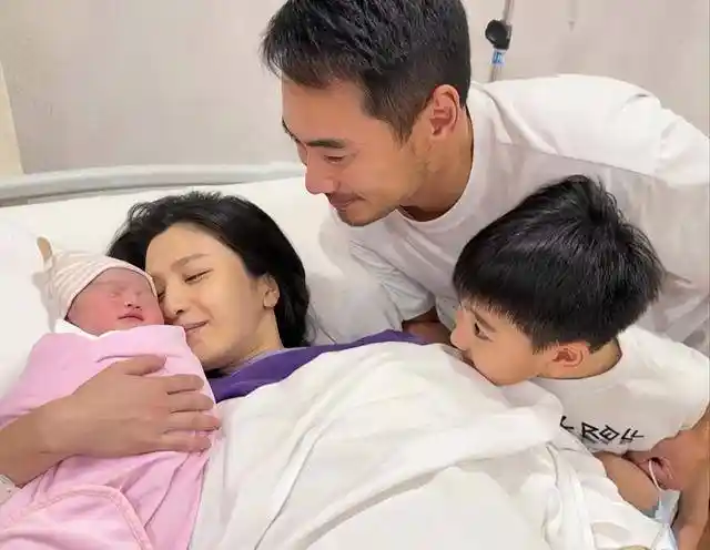 林芊妤剖腹诞女,孕期验血惊现染色体异常引热议