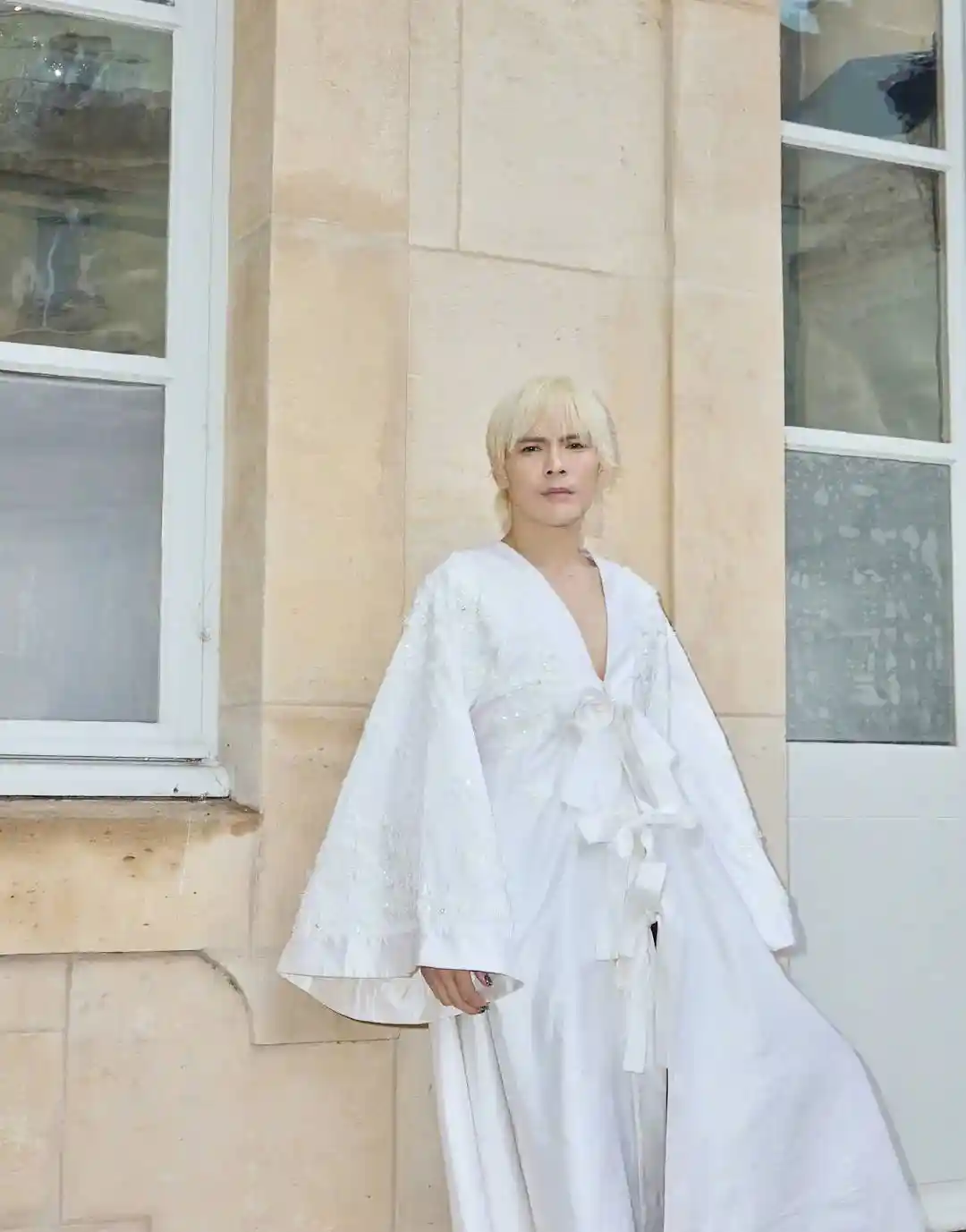 向华强怒斥娱乐圈:40岁仍被称单纯,向佐哭诉背后真相曝光