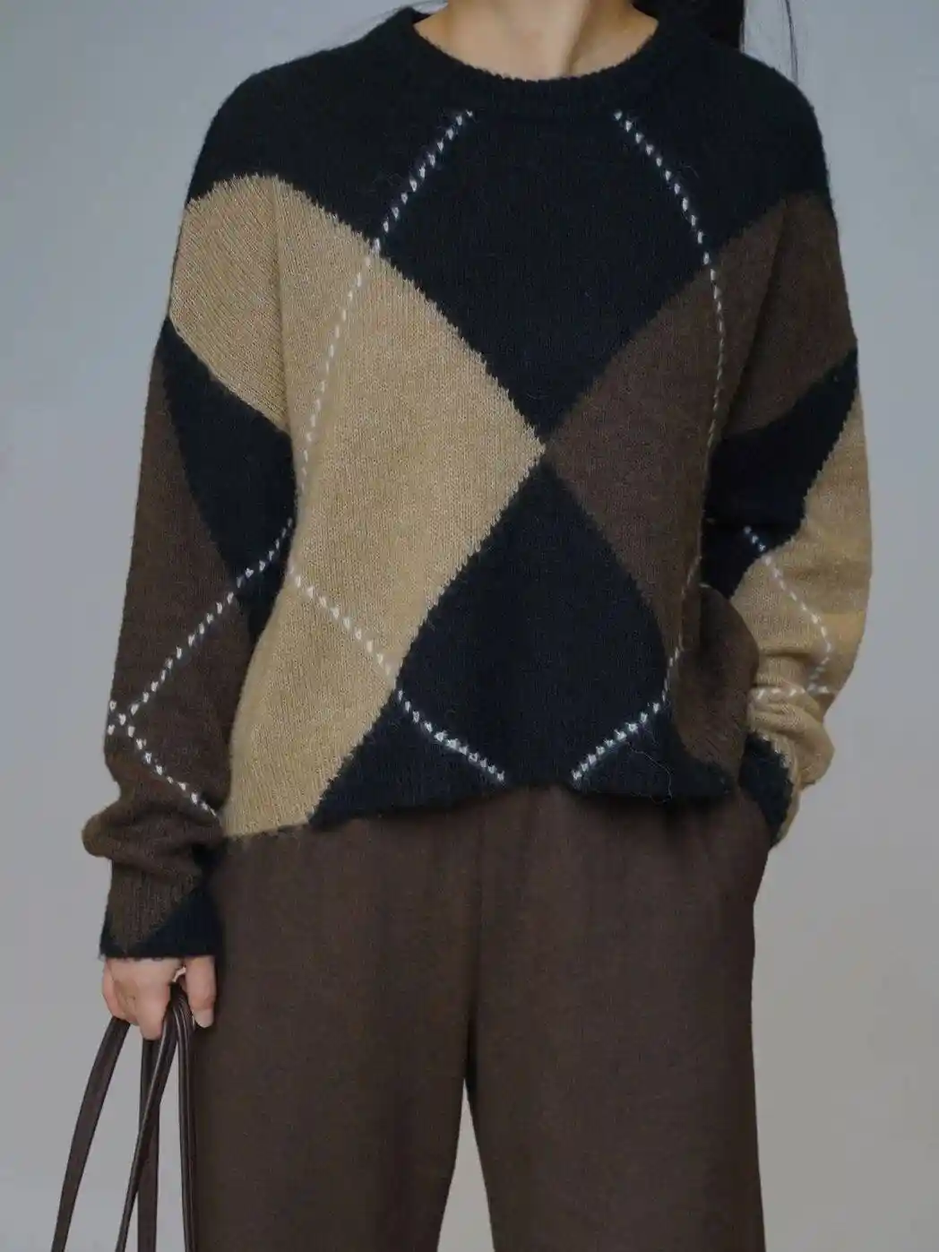 冬日穿搭革命!10件爆款毛衣&外套引爆小红书,威丝曼×拉尔联名设计全网刷屏