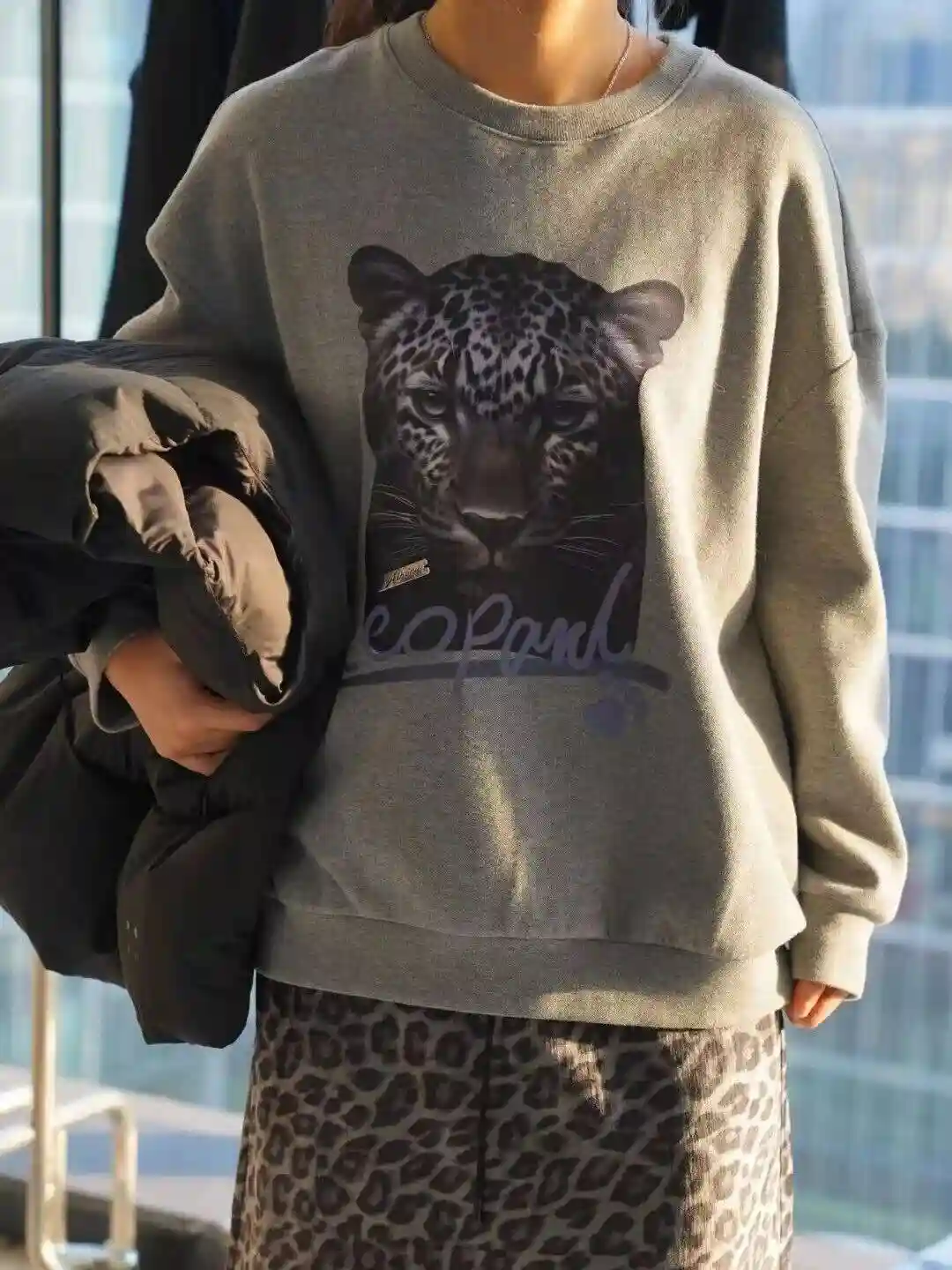 冬日穿搭革命!10件爆款毛衣&外套引爆小红书,威丝曼×拉尔联名设计全网刷屏