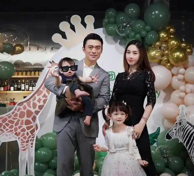 贾晓晨复出拍剧引热议,抑郁症困扰引离婚传闻风波再起