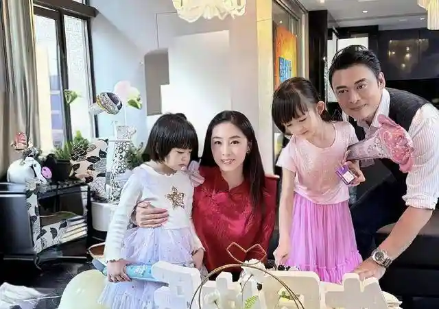 贾晓晨复出拍剧引热议,抑郁症困扰引离婚传闻风波再起