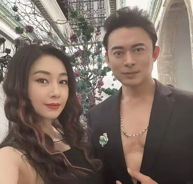 贾晓晨复出拍剧引热议,抑郁症困扰引离婚传闻风波再起