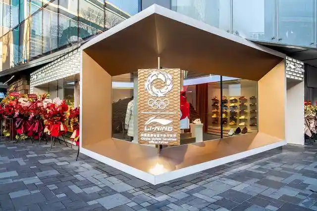 李宁龙店首秀三里屯,马龙刘诗雯助阵引爆潮流新地标