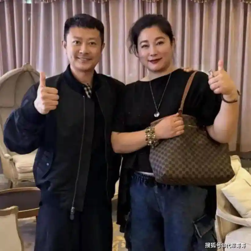 于娜男友神秘离世，20年爱情故事终成谜团