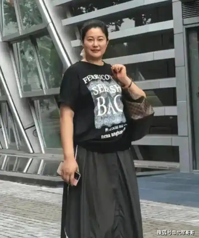 于娜男友神秘离世，20年爱情故事终成谜团