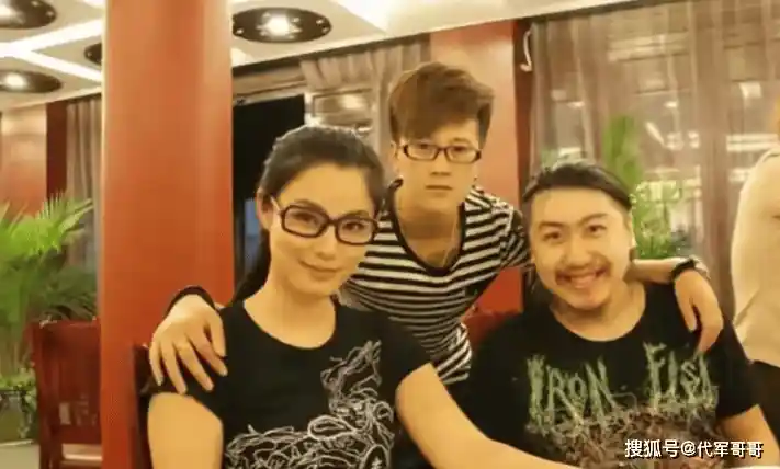 于娜男友神秘离世，20年爱情故事终成谜团