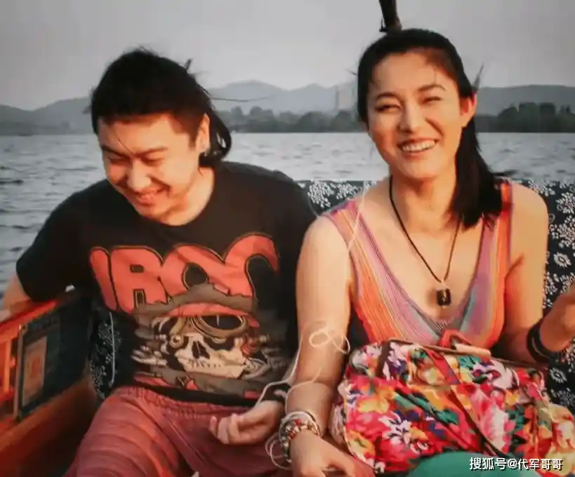 于娜男友神秘离世，20年感情曝光引热议