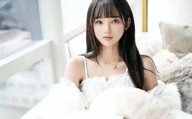 林俊杰恋情实锤?牵手小21岁顶流网红七七,中年顶流与新生代的甜蜜风暴