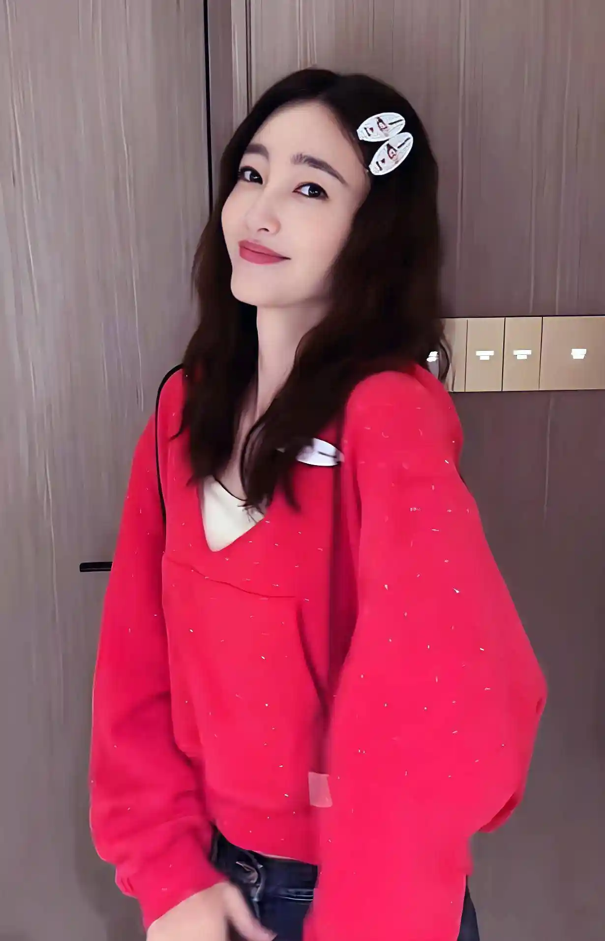 王丽坤陷诈骗风波:前夫成最大受害者?网友热议豪门婚姻的代价