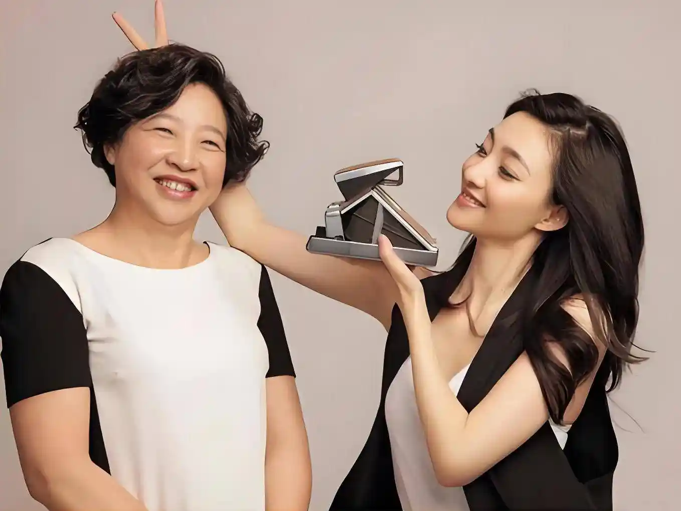 王丽坤陷诈骗风波:前夫成最大受害者?网友热议豪门婚姻的代价