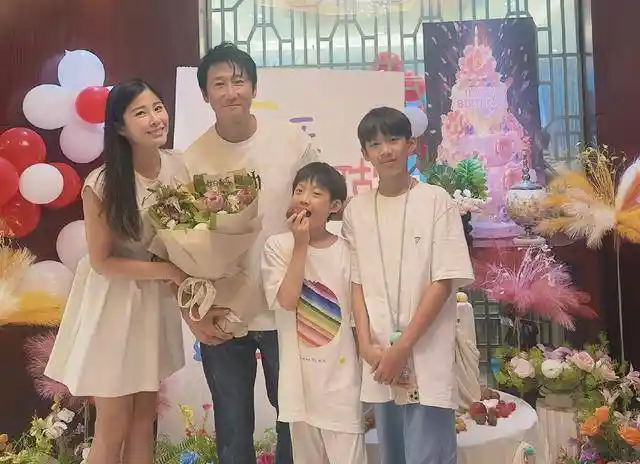 港星周家蔚洪天明夫妇全家迁居深圳，宣布永不回流香港