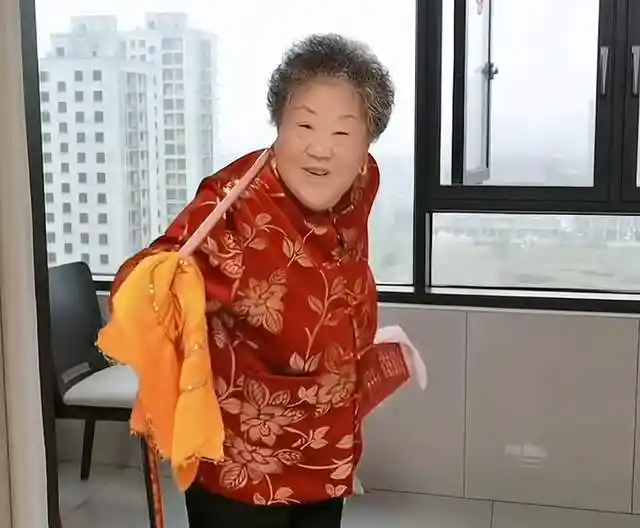 80岁网红陈平宜离世引关注,5年发布近1800条视频成传奇