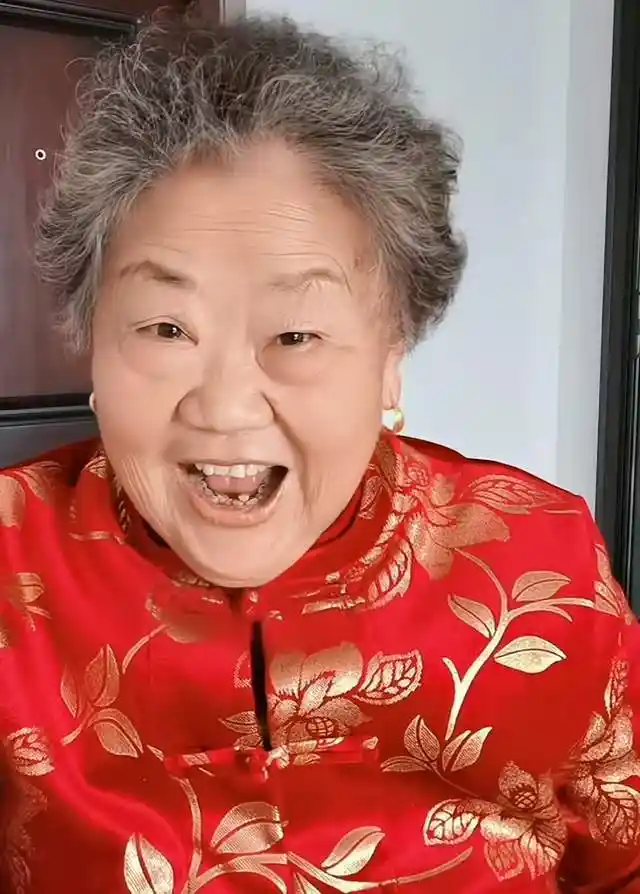 80岁网红陈平宜离世引关注,5年发布近1800条视频成传奇