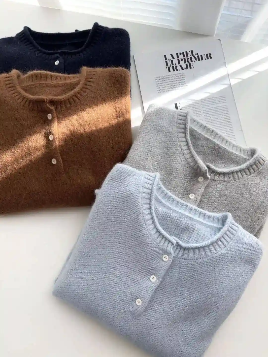 白百何慵懒文艺范穿搭曝光！灰毛衣配牛仔裤秒杀全场