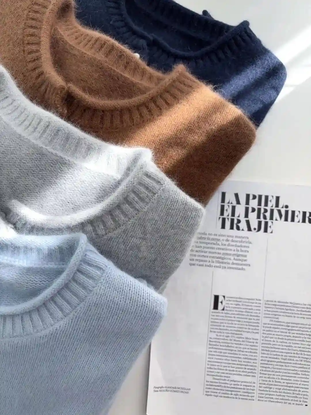 白百何慵懒文艺范穿搭曝光！灰毛衣配牛仔裤秒杀全场