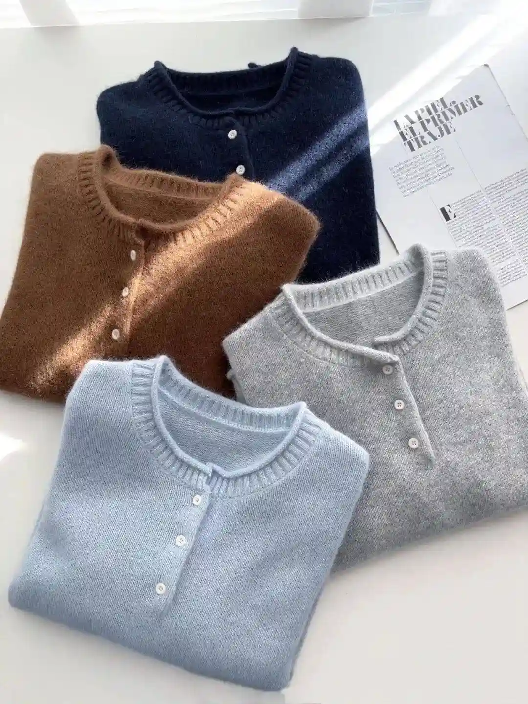 白百何慵懒文艺范穿搭曝光！灰毛衣配牛仔裤秒杀全场