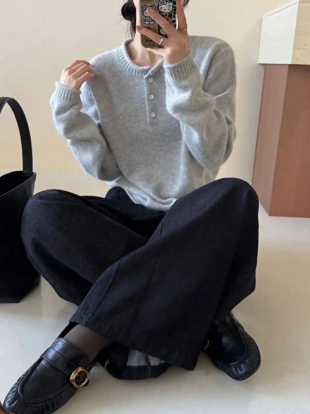 白百何慵懒文艺范穿搭曝光！灰毛衣配牛仔裤秒杀全场