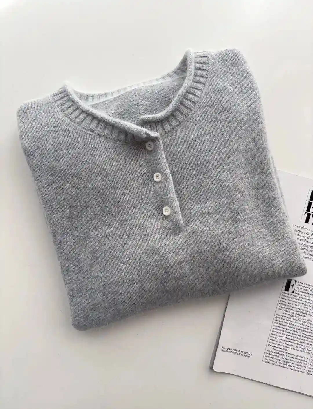 白百何慵懒文艺范穿搭曝光！灰毛衣配牛仔裤秒杀全场