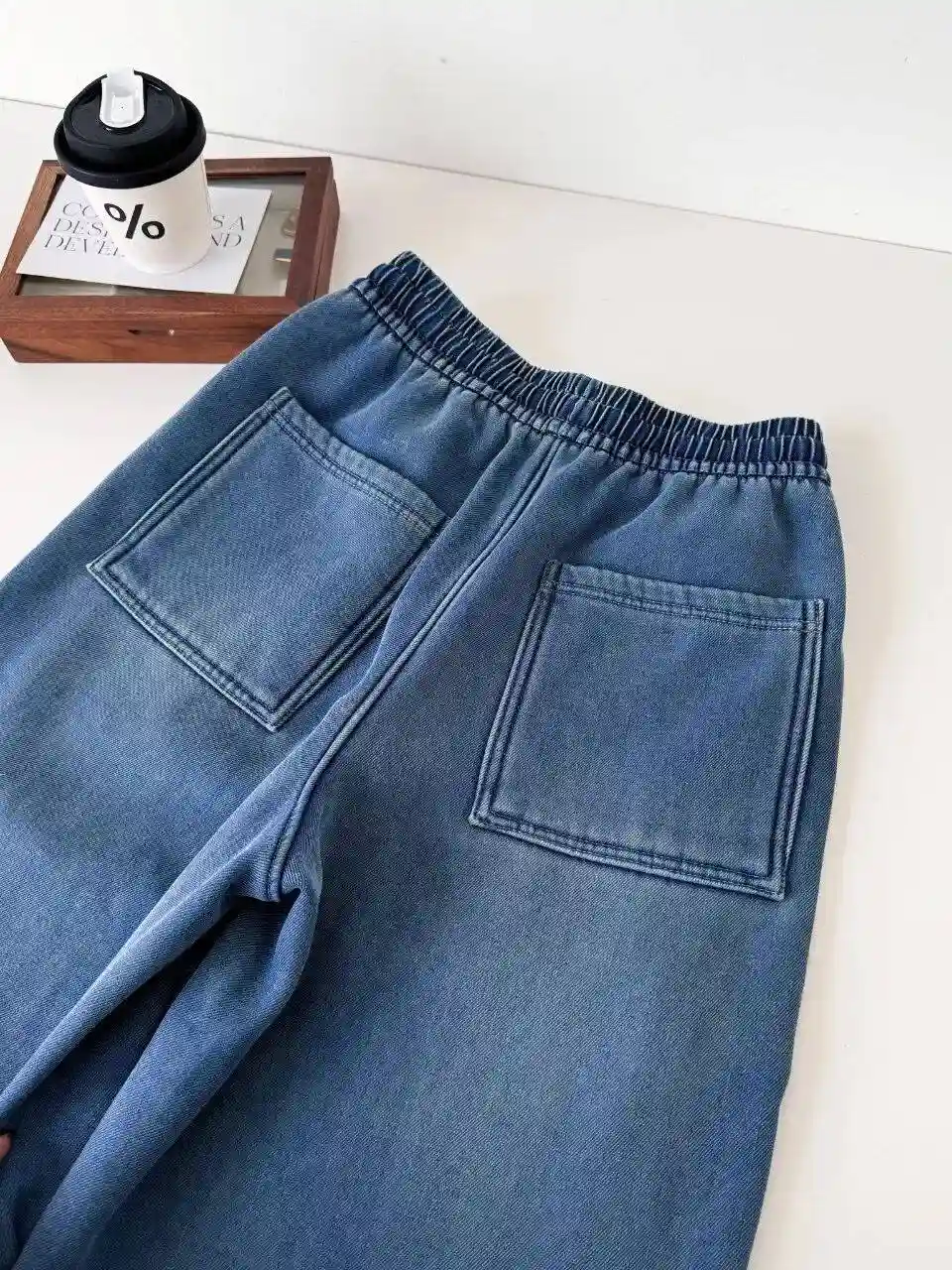 白百何慵懒文艺范穿搭曝光！灰毛衣配牛仔裤秒杀全场