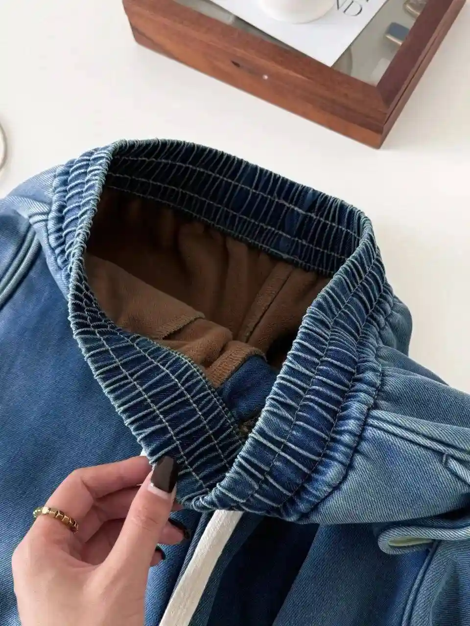 白百何慵懒文艺范穿搭曝光！灰毛衣配牛仔裤秒杀全场