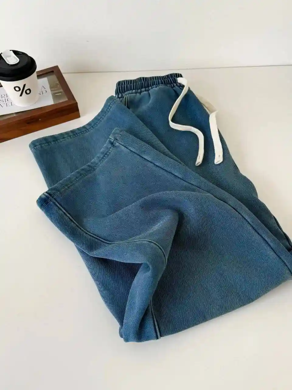 白百何慵懒文艺范穿搭曝光！灰毛衣配牛仔裤秒杀全场